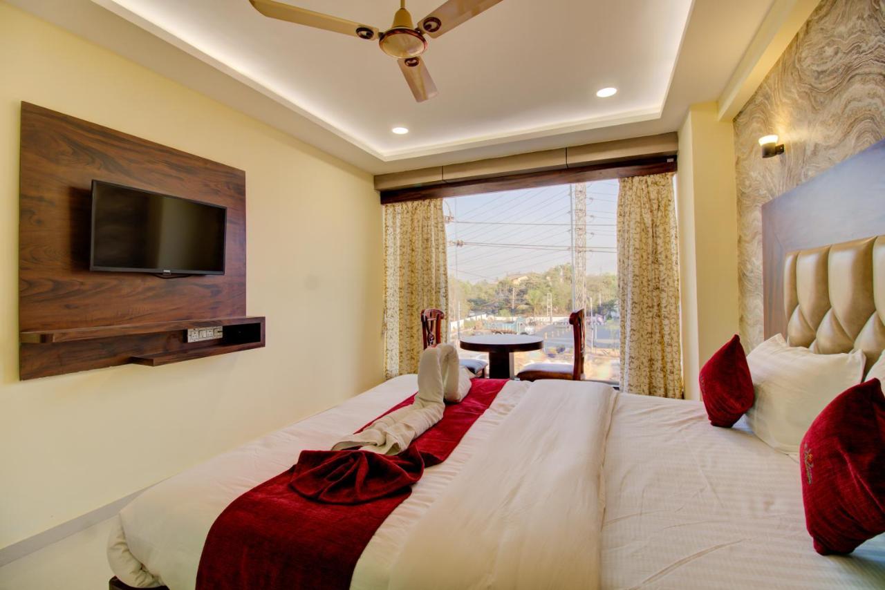 Hotel Samaira Residency Dive Extérieur photo